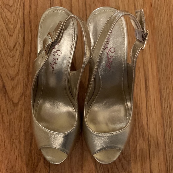 Lilly Pulitzer Gold Wedge- worn once - Picture 5 of 6
